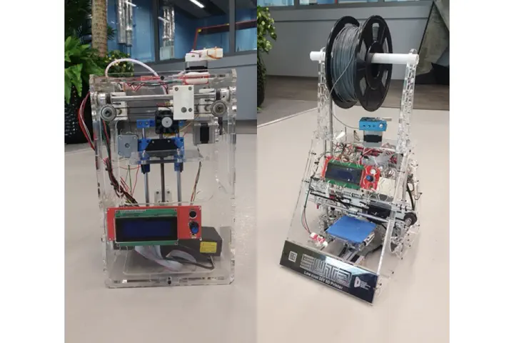 Two images of the two final 3D printer prototypes, the one on the left is The Tantillus Remake, and the one on the right is the Prusa ver Cimple.